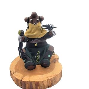 Vintage Mudhead sitting Kachina signed Dada Yazzie